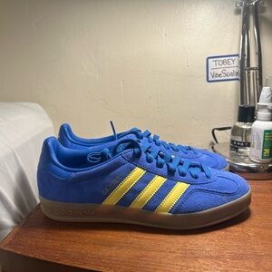 Adidas Men's Blue and Yellow Sneakers